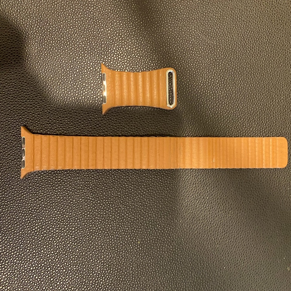 GENUINE LEATHER Authentic Applewatch band Med